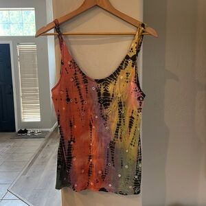 Tie-dye tank top. Low back.